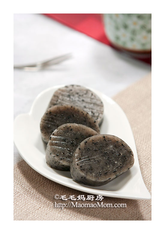  【Black Sesame Sticky Rice Cake】