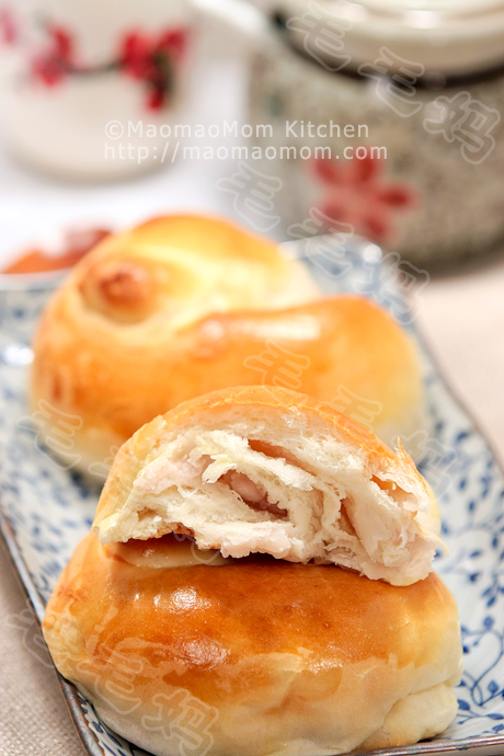  Soft rolls with taro filling 汤种芋蓉面包