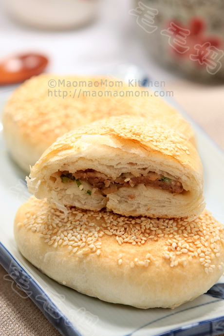  Shaobing with meat filling 鲜肉蟹壳黄