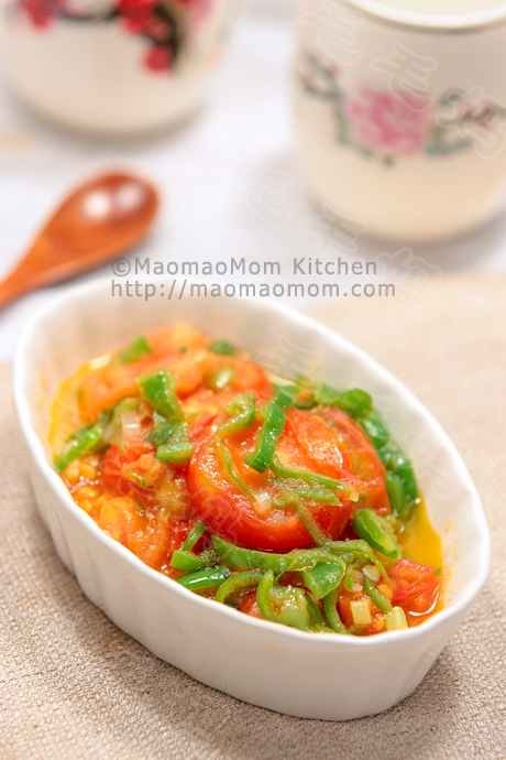  青椒炒西红柿 Green pepper and tomato stir fry