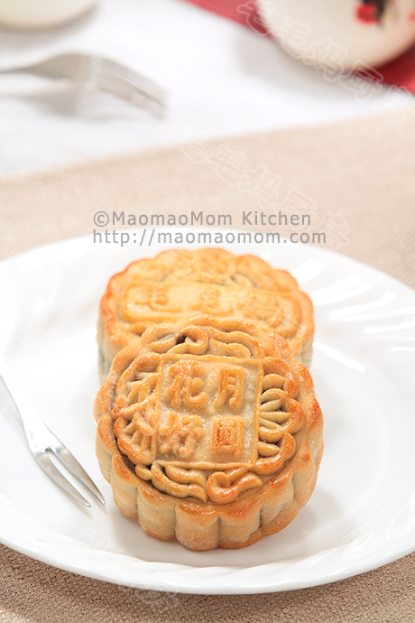 黑豆沙广式月饼final1 黑豆沙广式月饼Cantonese style Mooncake with Black Bean Filling