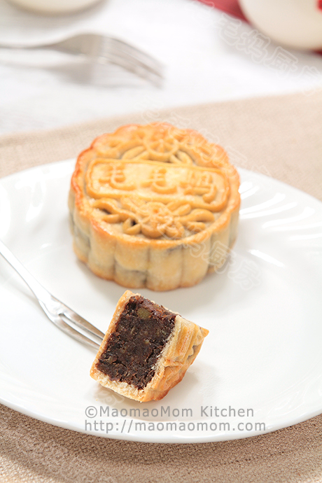 黑豆沙广式月饼final3 黑豆沙广式月饼Cantonese style Mooncake with Black Bean Filling