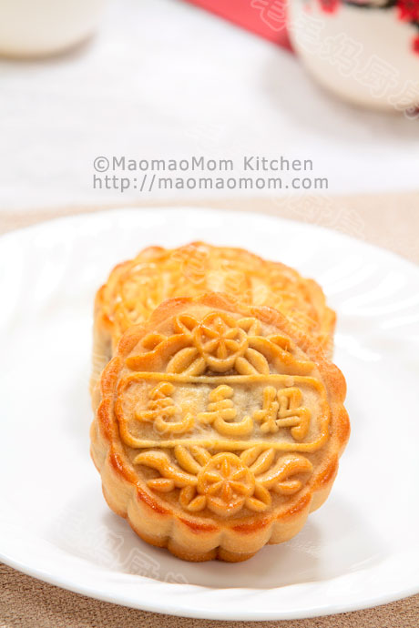 莲蓉广式月饼final1 莲蓉广式月饼Cantonese style Mooncake with Lotus Seed Filling