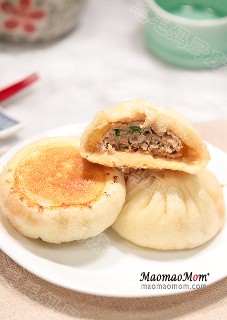 Pan fried buns with shallot green onion and meat filling